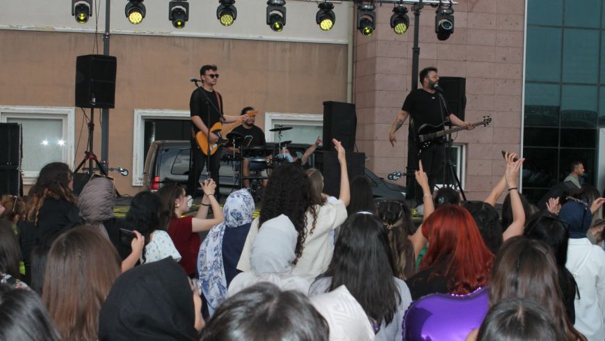 Üniversitemizde 8. Bahar Şenliği düzenlendi.